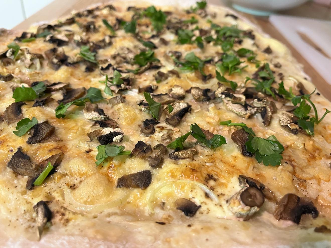 Flammkuchen mit Pilzen · Klimafreundlicher Kochen 🥕