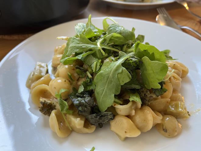 One-Pot-Pasta mit Brokkoli und Kräutern